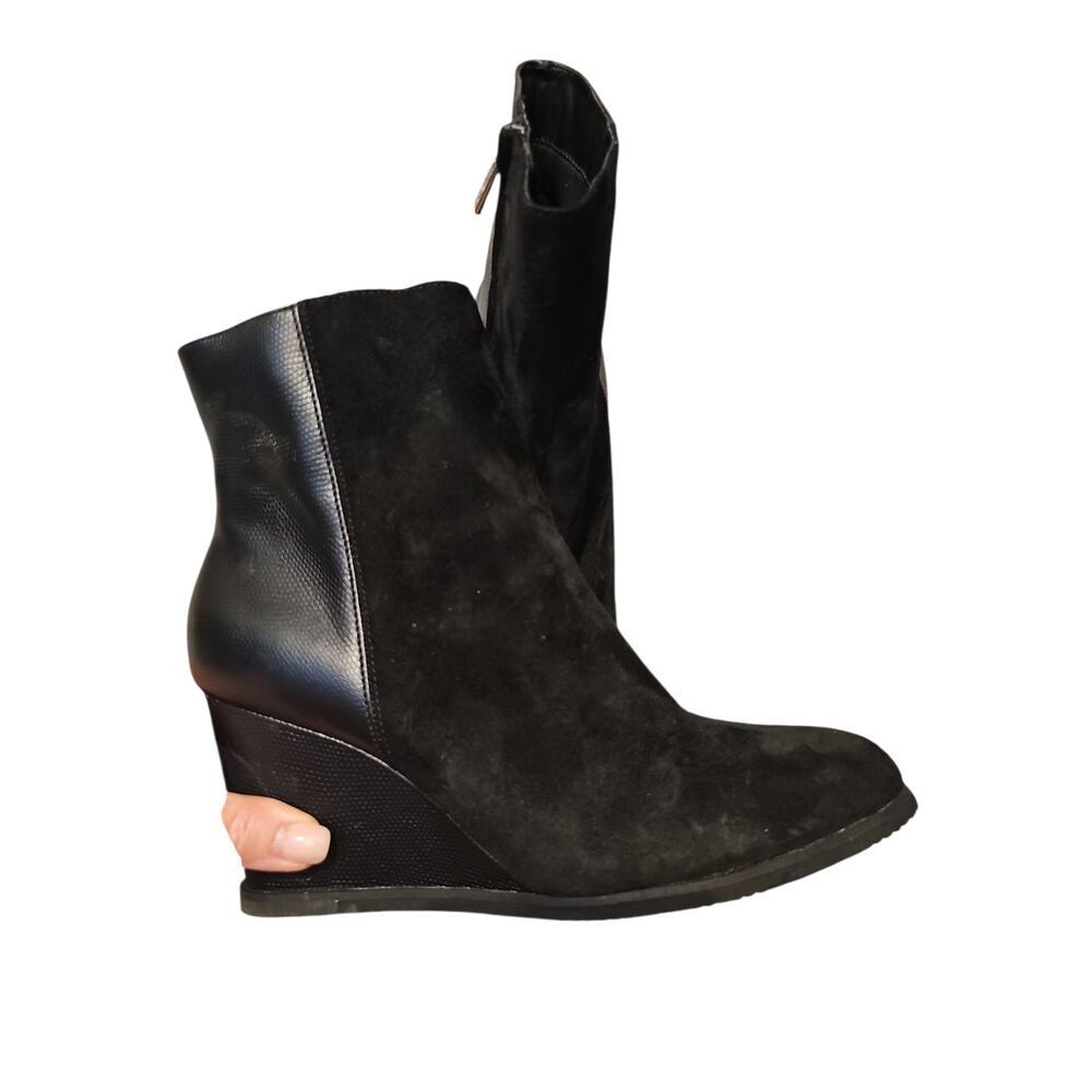 Naturalizer black Garnet suede bootie ankle boots wedge heels sz 9.5 - Picture 2 of 5